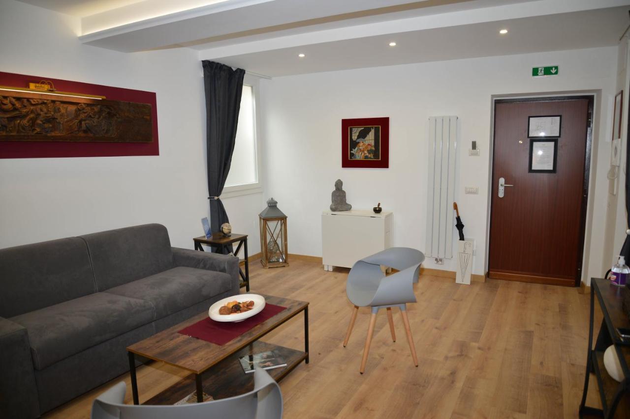 Fidia Palace Claudia'S Apartment Colosseo Рим Екстер'єр фото