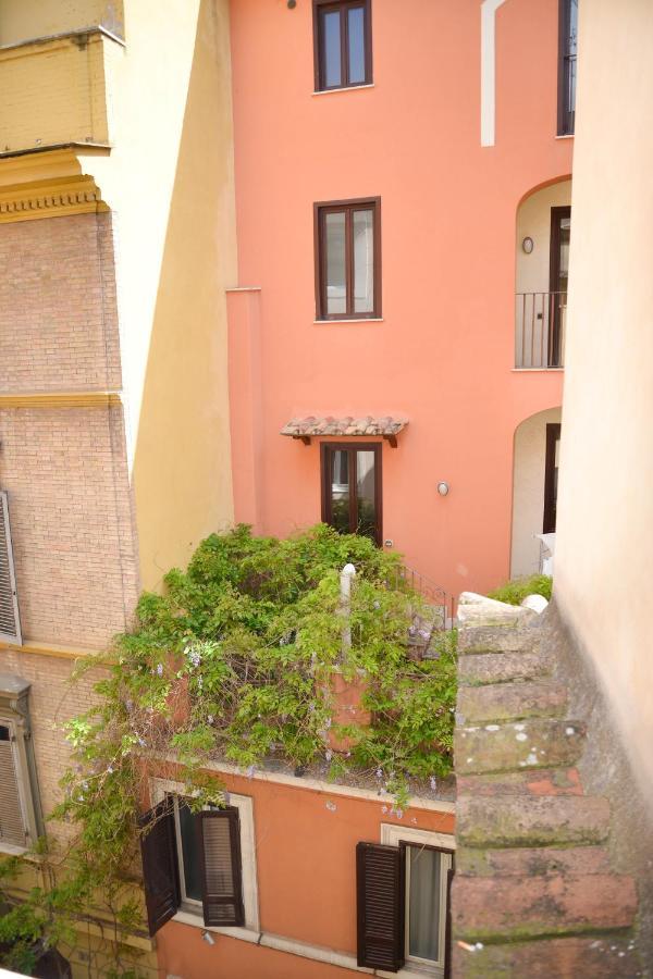 Fidia Palace Claudia'S Apartment Colosseo Рим Екстер'єр фото
