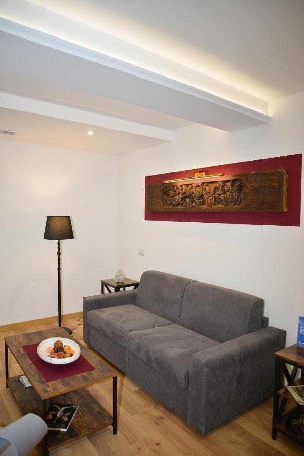 Fidia Palace Claudia'S Apartment Colosseo Рим Екстер'єр фото